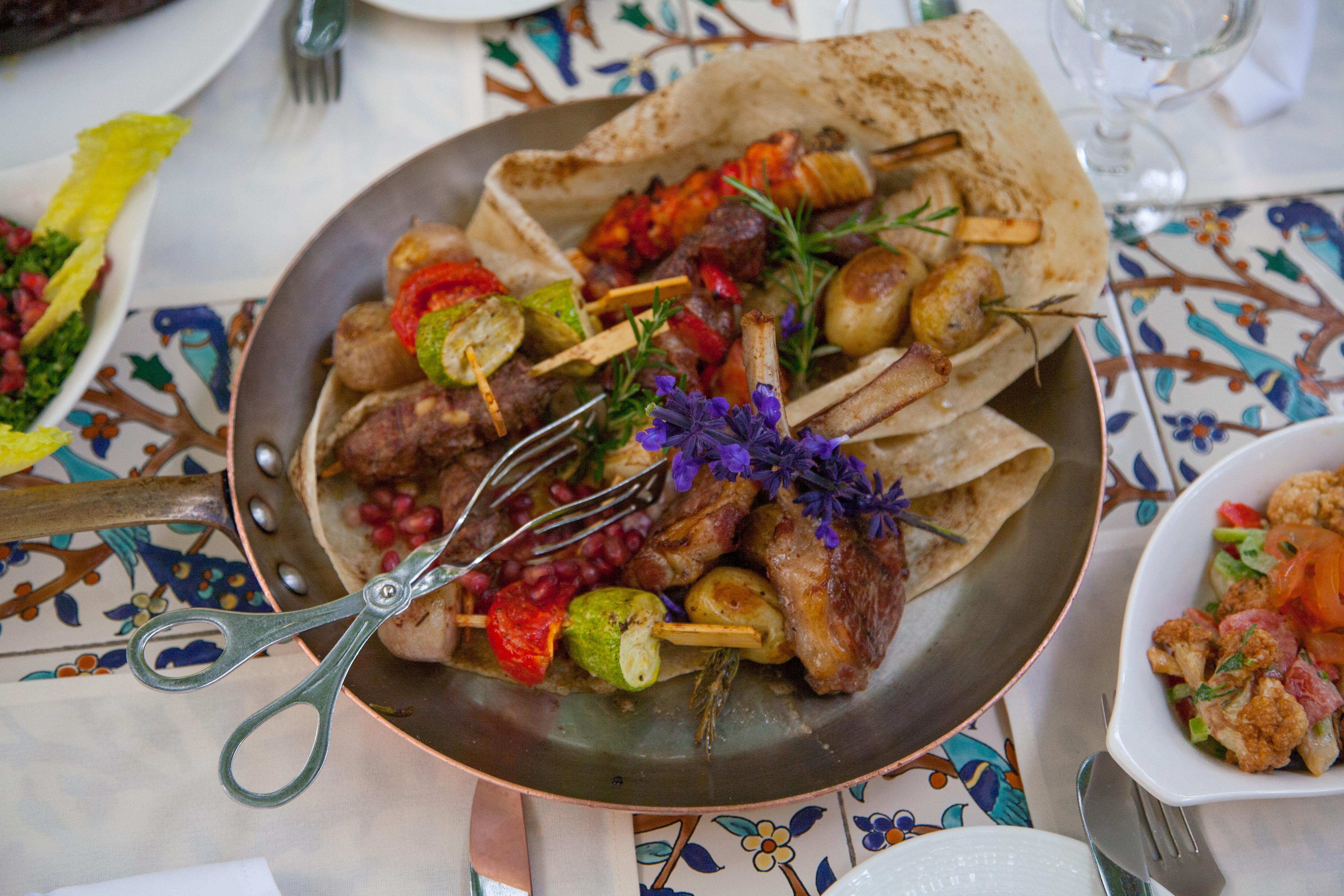 The American Colony Hotel - Small Luxury Hotels Of The World Baitulmaqdis Luaran gambar A plate of grilled lamb with vegetables
