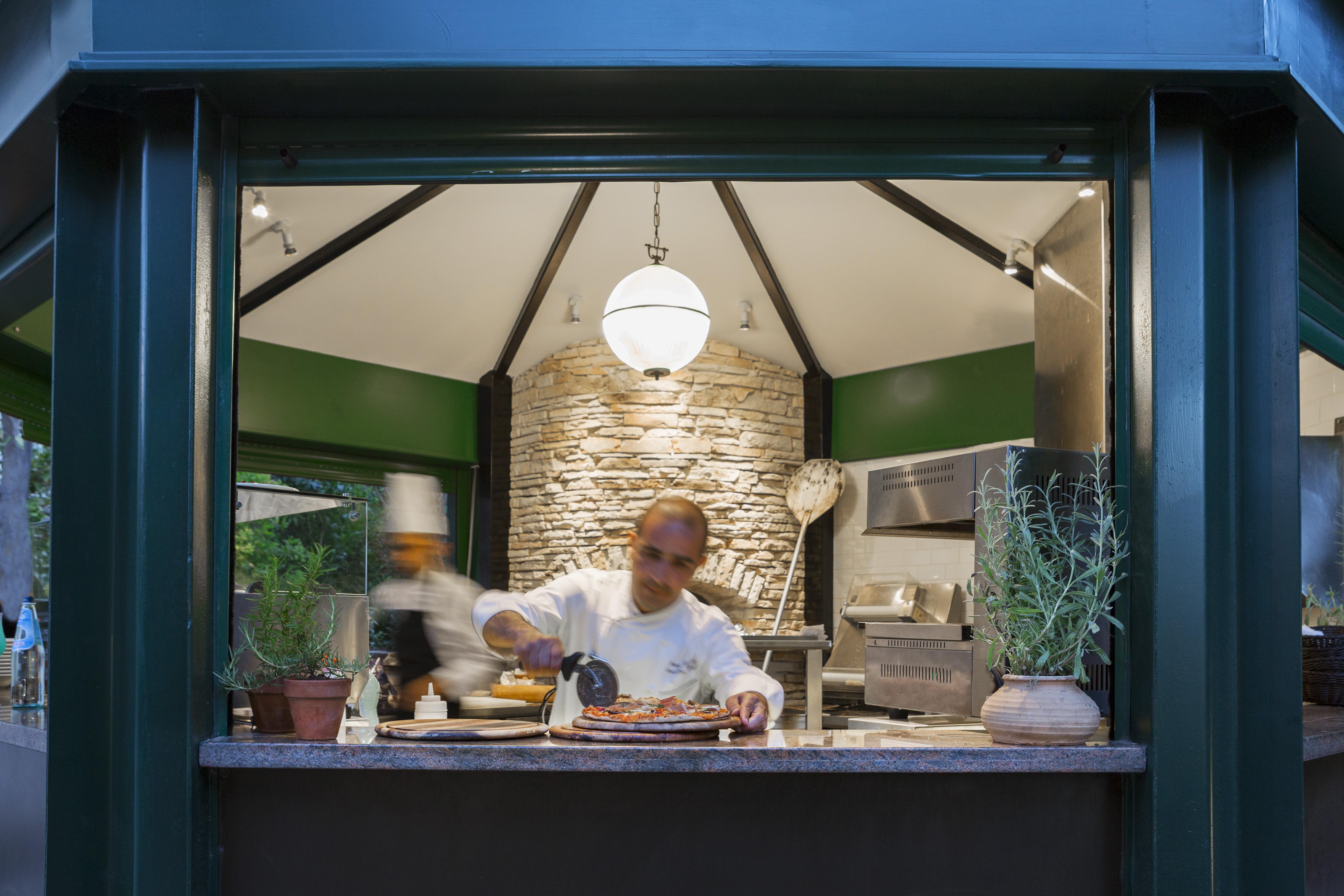 The American Colony Hotel - Small Luxury Hotels Of The World Baitulmaqdis Luaran gambar The kitchen at the restaurant
